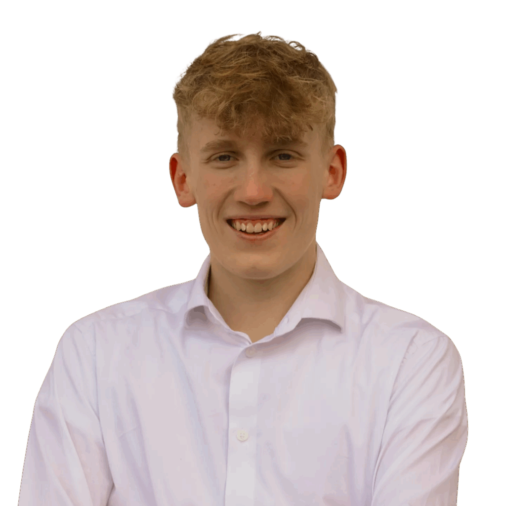 Gero Rößing, Gründer der Digitalagentur Picambo, lächelnd mit verschränkten Armen vor dunklem Hintergrund – Spezialist für Webdesign, App-Entwicklung und KI-Lösungen in Bad Hersfeld. Als junger Unternehmer mit Fokus auf digitale Transformation und nutzerzentrierte Technologie steht er für moderne, effiziente und zukunftsorientierte Online-Lösungen in Hessen.